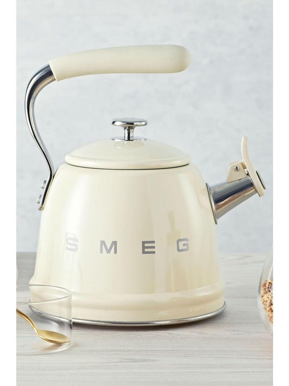 Smeg 50's Style Set Üstü Düdüklü Kettle Su Isıtıcı 2,3 Lt - Ön Görünüm